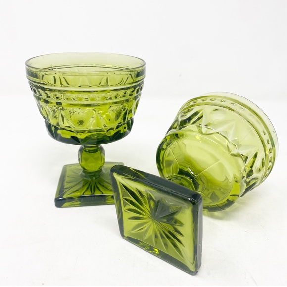 Drink ware Glasses Goblets 2 Vintage Green Dinner